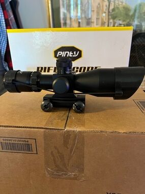 PINTY RIFLESCOPE 2.5 X 10X40 ILLUMINATED RED/GREEN RETICLE W/LASER DOT